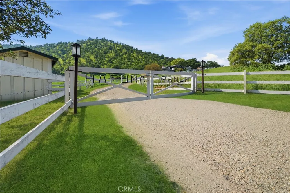 33295 Globe Dr Springville, CA 93265