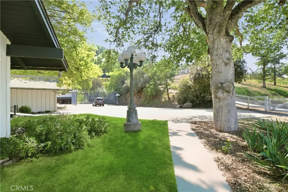 33295 Globe Dr Springville, CA 93265
