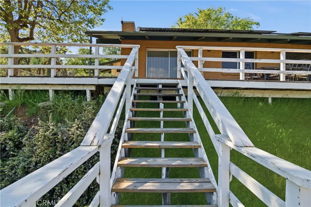 33295 Globe Dr Springville, CA 93265