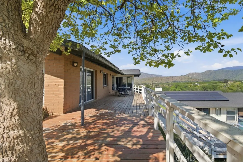 33295 Globe Dr Springville, CA 93265