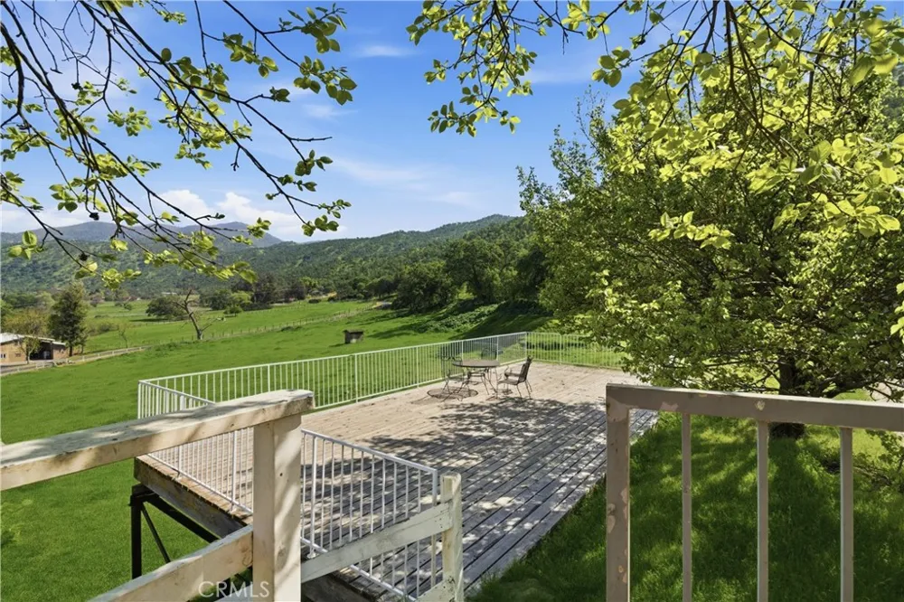 33295 Globe Dr Springville, CA 93265
