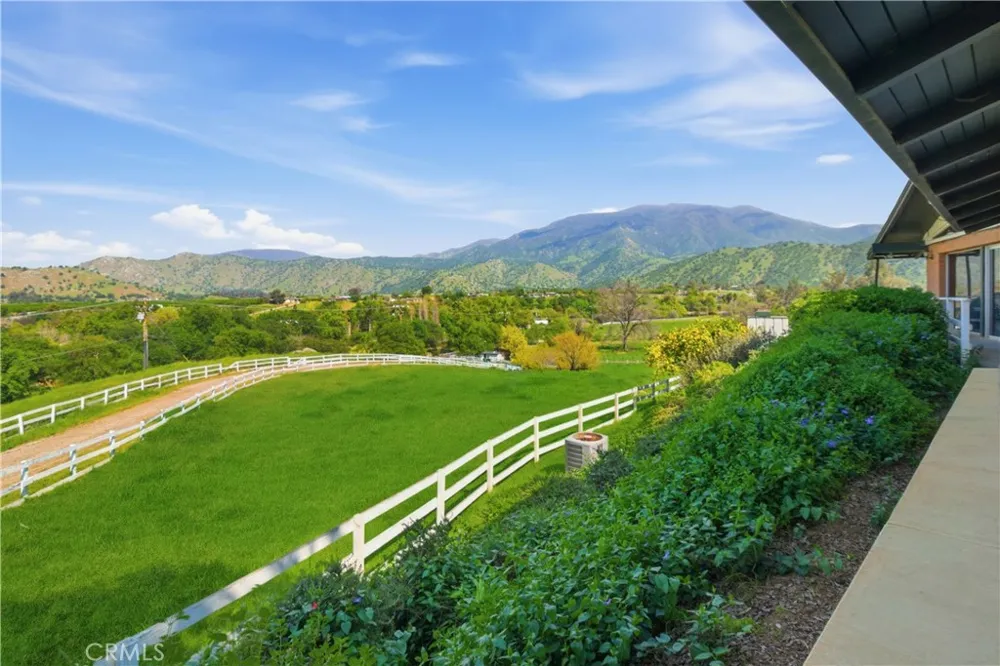 33295 Globe Dr Springville, CA 93265