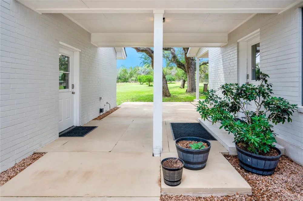 330 Live Oak Hills Court San Marcos, TX 78666