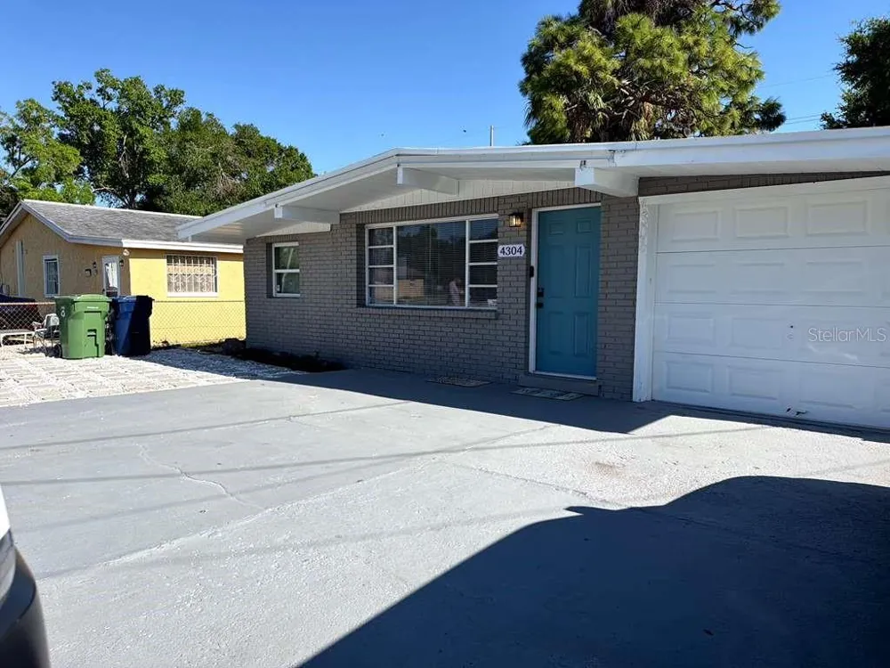 4304 W ARCH STREET Tampa, FL 33607
