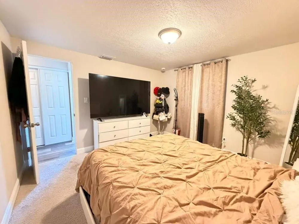 4304 W ARCH STREET Tampa, FL 33607