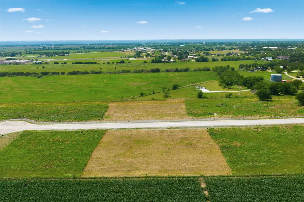 268 Lacek Mill Rd China Spring, TX 76633