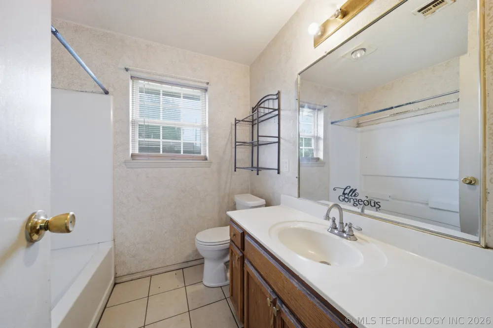 422 E 25th Street Okmulgee, OK 74447