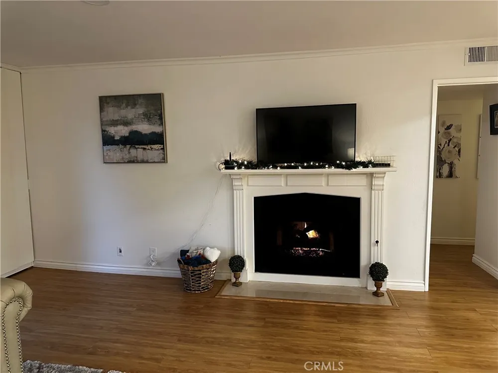 18324 Clark Street #120 Tarzana, CA 91356