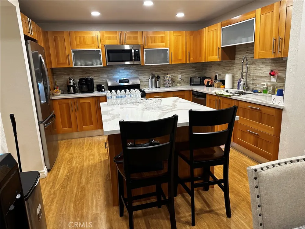 18324 Clark Street #120 Tarzana, CA 91356