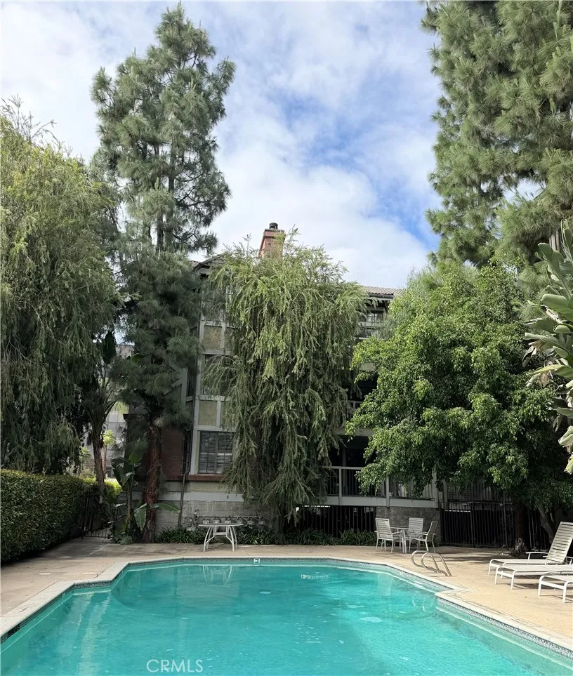 18324 Clark Street #120 Tarzana, CA 91356