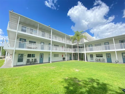 320 LAKEVIEW STREET #207