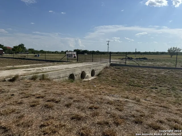 4303 US Highway 83 Crystal City, TX 78839