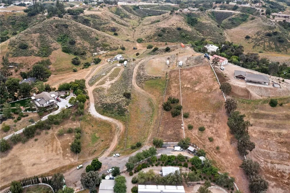 8305 Gambier Corona, CA 92883