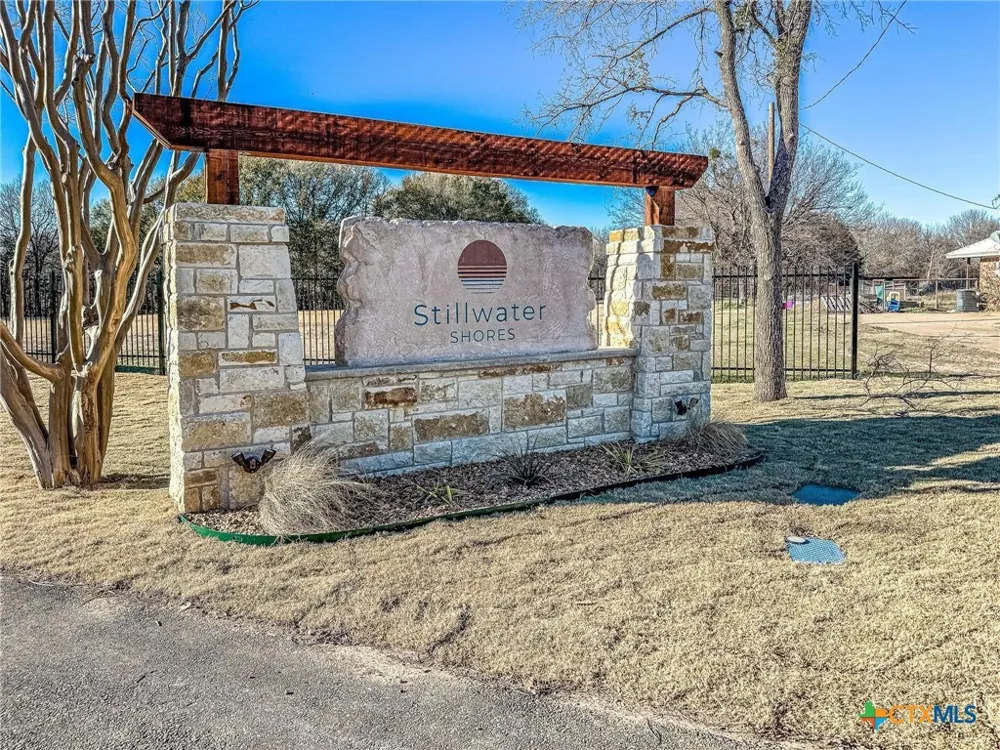70 Stillwater Shores Corsicana, TX 75109