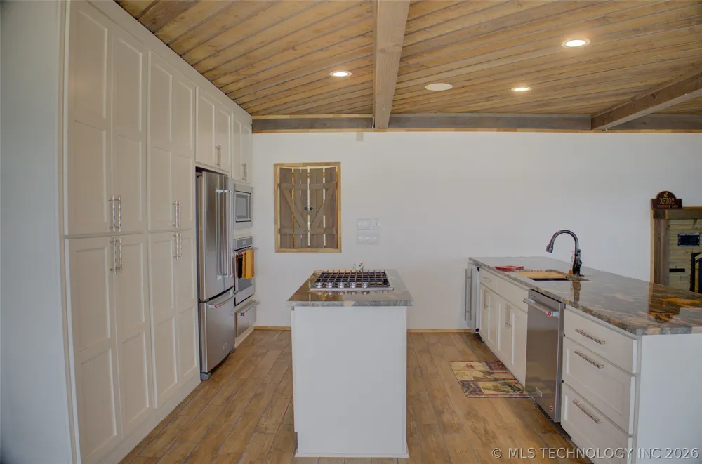 35702 Sportman Road Afton, OK 74331