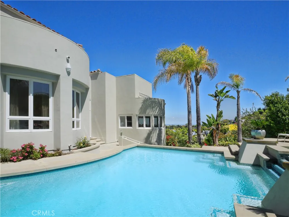702 via La Cuesta Palos Verdes Estates, CA 90274