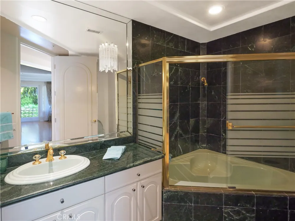 702 via La Cuesta Palos Verdes Estates, CA 90274