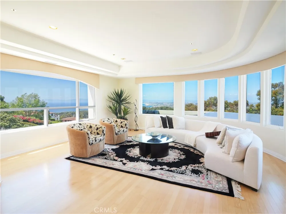702 via La Cuesta Palos Verdes Estates, CA 90274