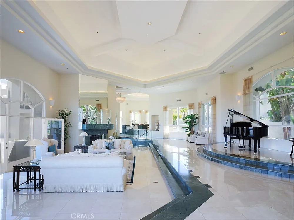 702 via La Cuesta Palos Verdes Estates, CA 90274