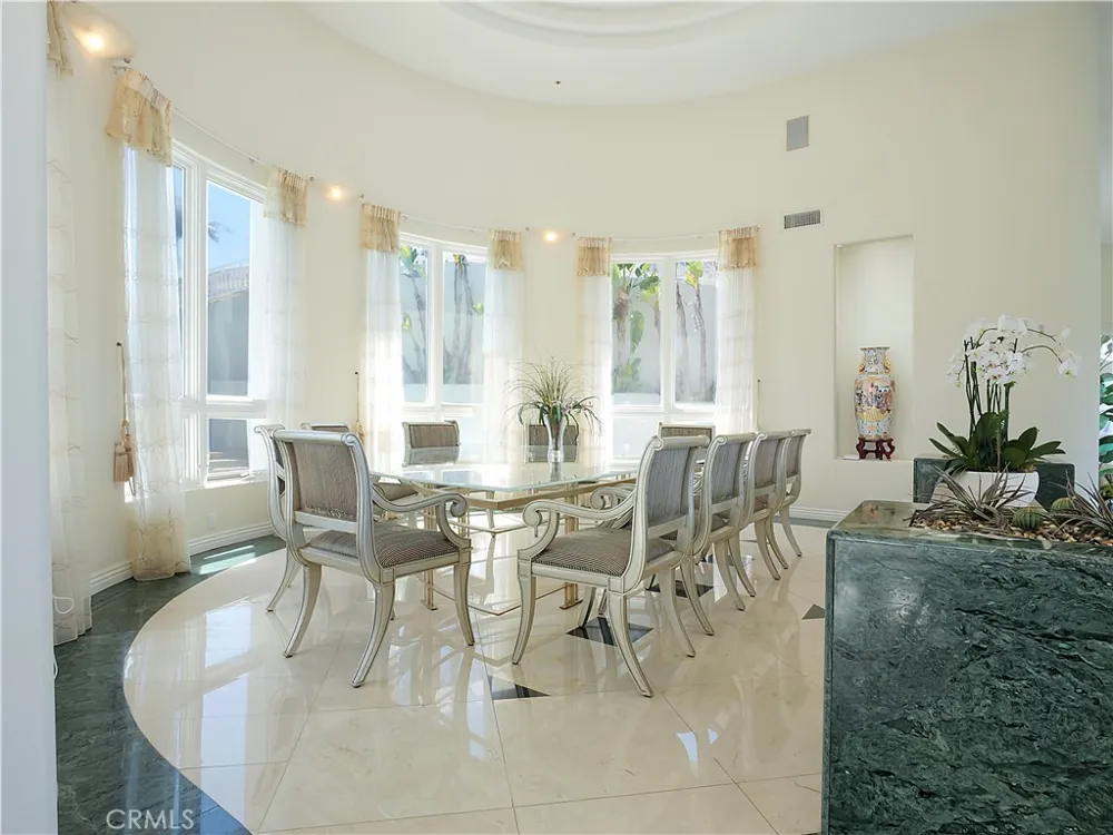 702 via La Cuesta Palos Verdes Estates, CA 90274