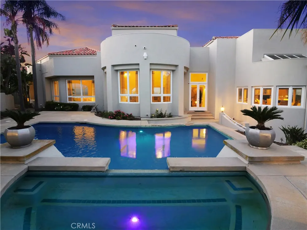 702 via La Cuesta Palos Verdes Estates, CA 90274