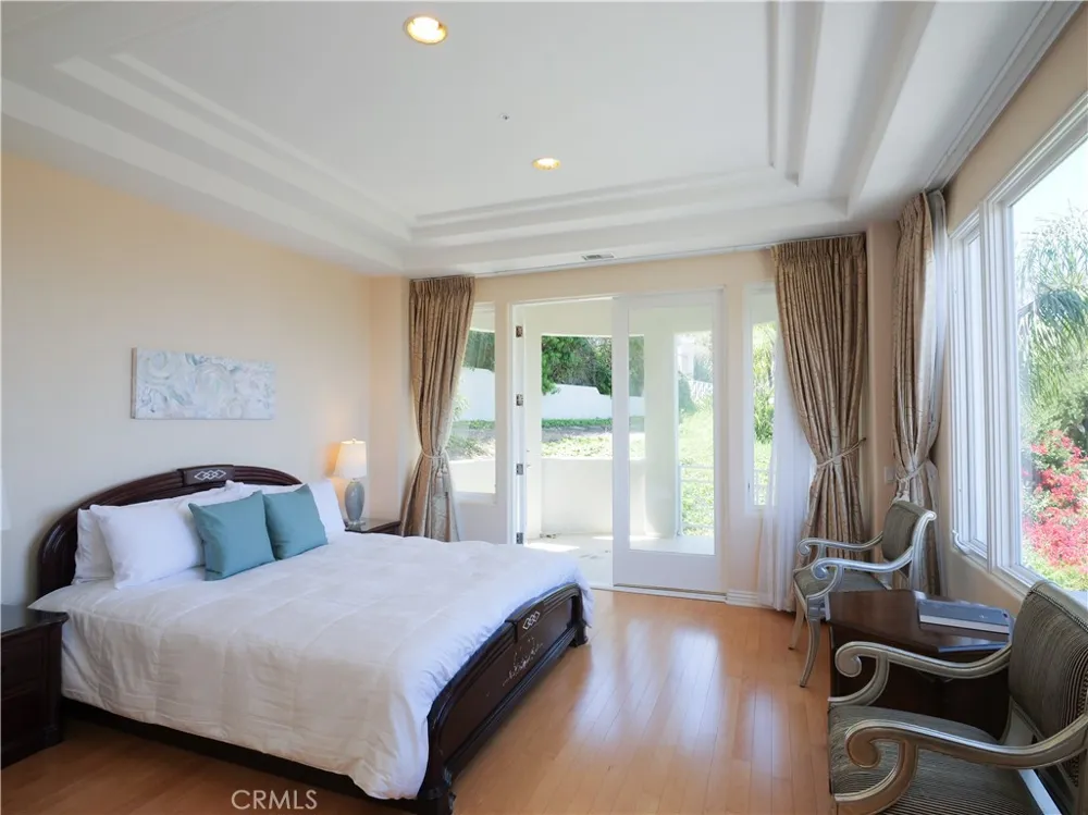 702 via La Cuesta Palos Verdes Estates, CA 90274
