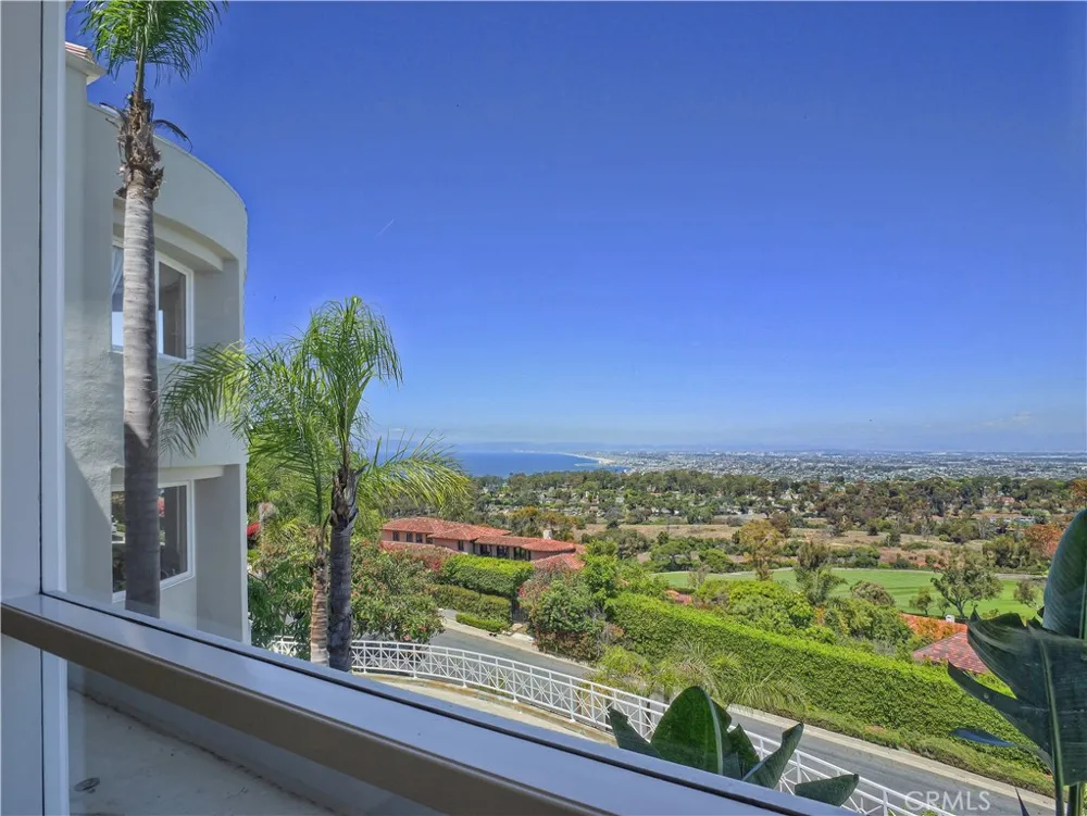 702 via La Cuesta Palos Verdes Estates, CA 90274