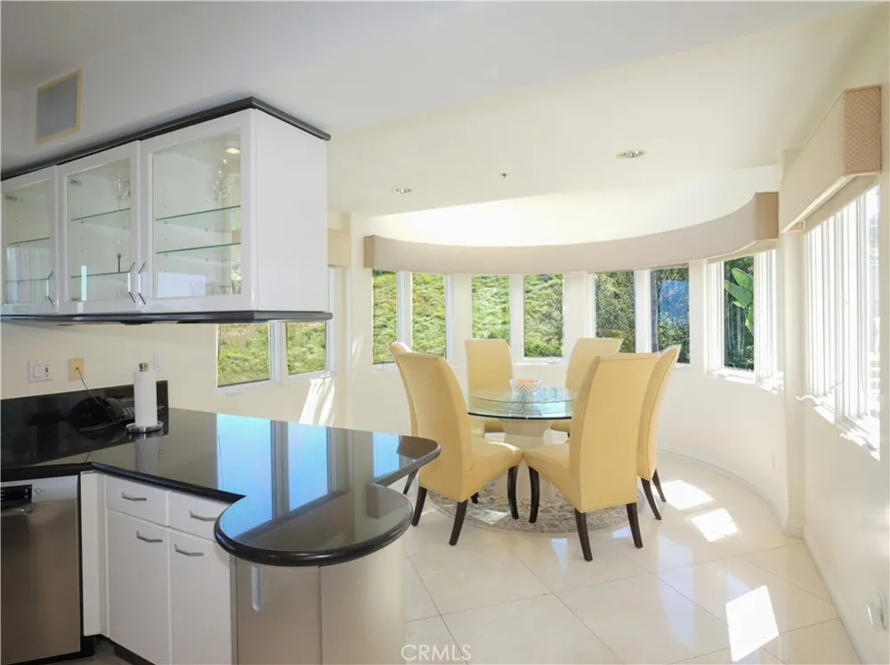 702 via La Cuesta Palos Verdes Estates, CA 90274