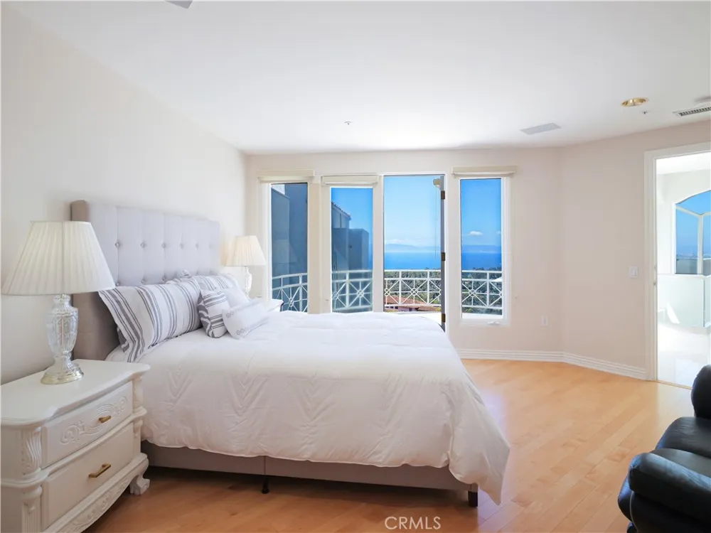 702 via La Cuesta Palos Verdes Estates, CA 90274