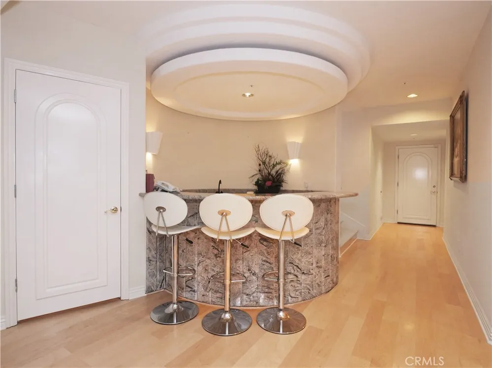702 via La Cuesta Palos Verdes Estates, CA 90274