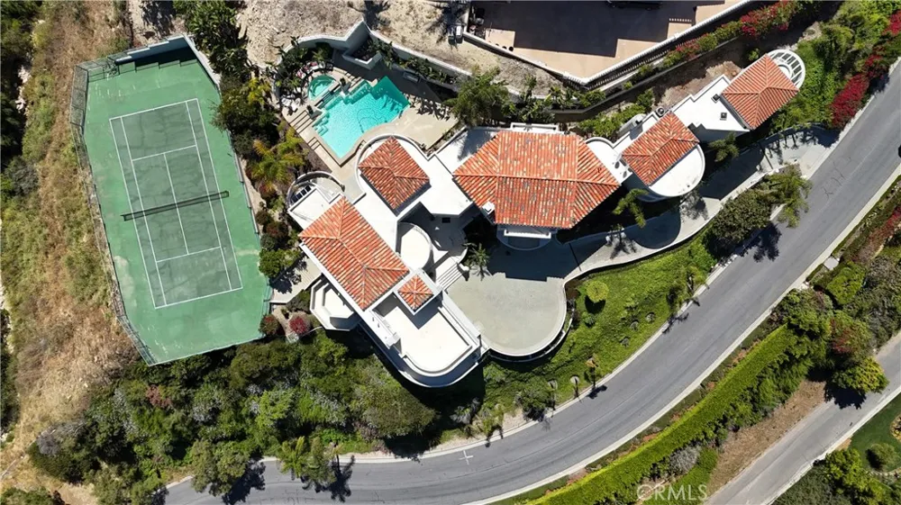 702 via La Cuesta Palos Verdes Estates, CA 90274