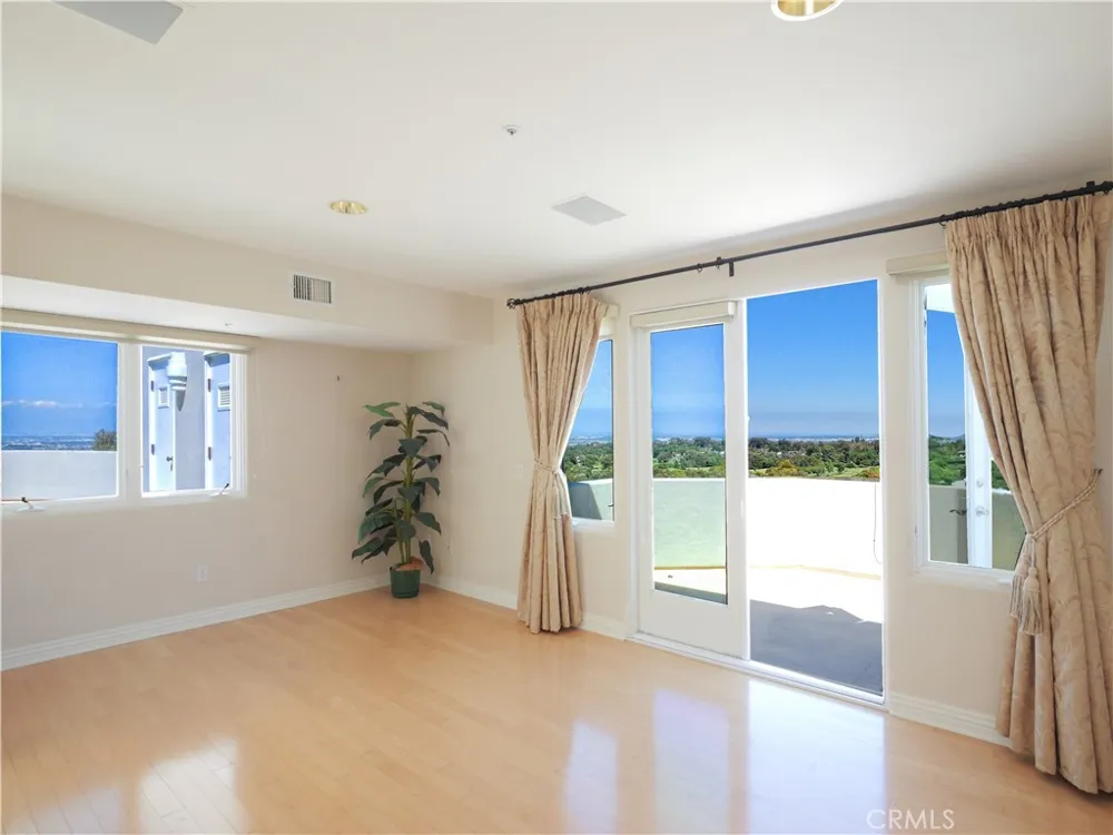 702 via La Cuesta Palos Verdes Estates, CA 90274