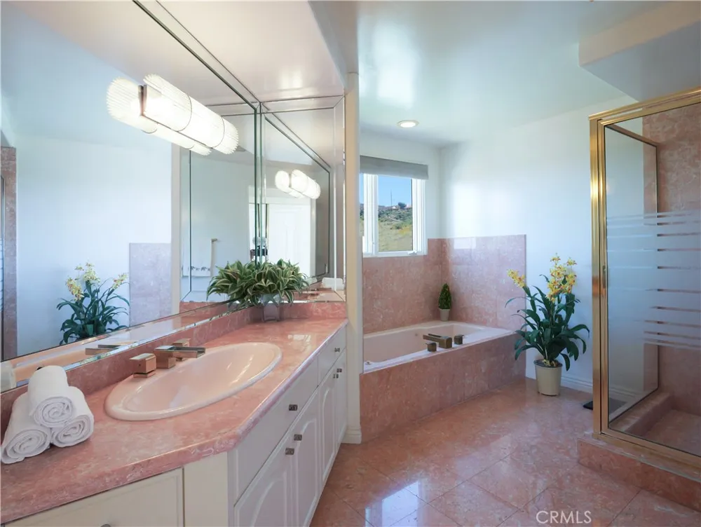 702 via La Cuesta Palos Verdes Estates, CA 90274