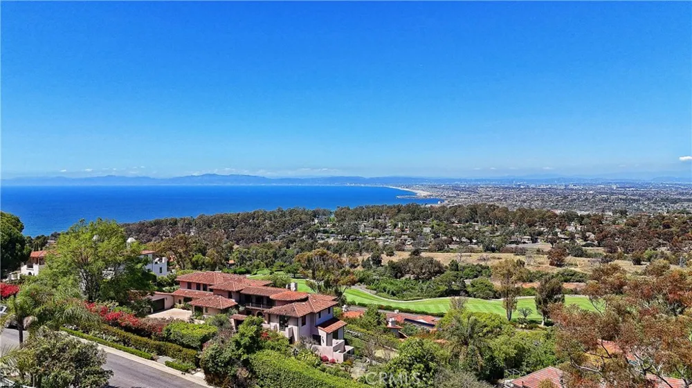 702 via La Cuesta Palos Verdes Estates, CA 90274