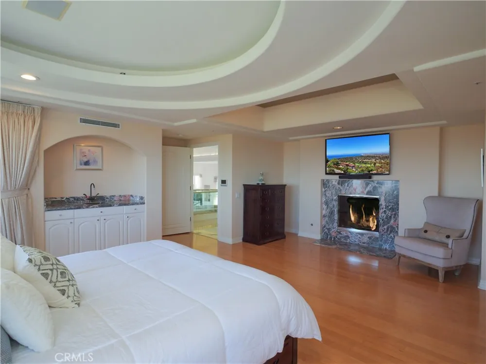 702 via La Cuesta Palos Verdes Estates, CA 90274