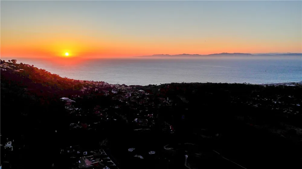 702 via La Cuesta Palos Verdes Estates, CA 90274