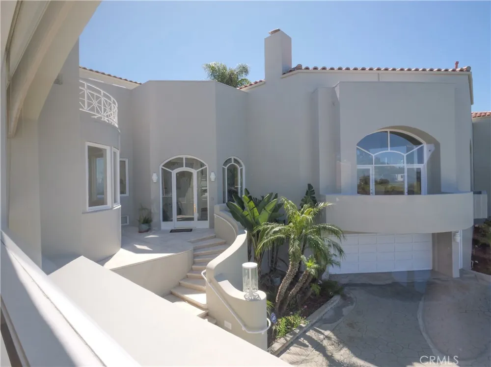 702 via La Cuesta Palos Verdes Estates, CA 90274
