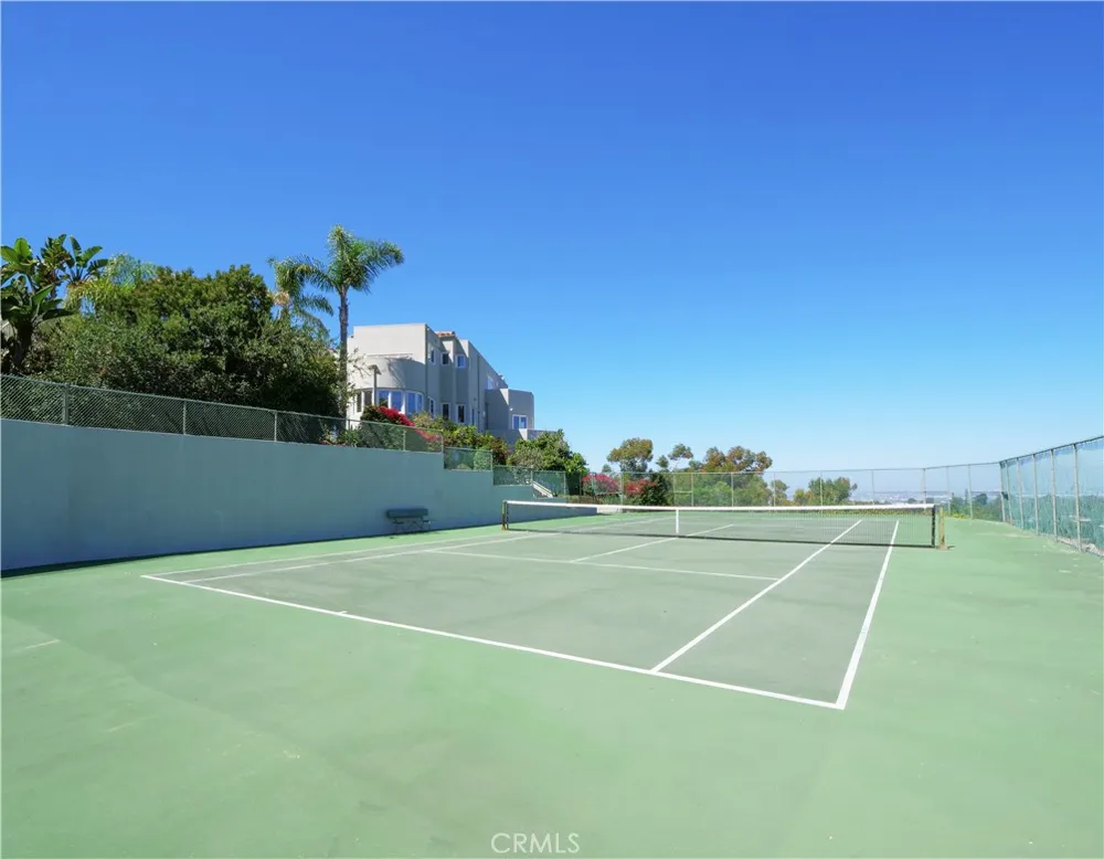 702 via La Cuesta Palos Verdes Estates, CA 90274