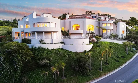 702 via La Cuesta