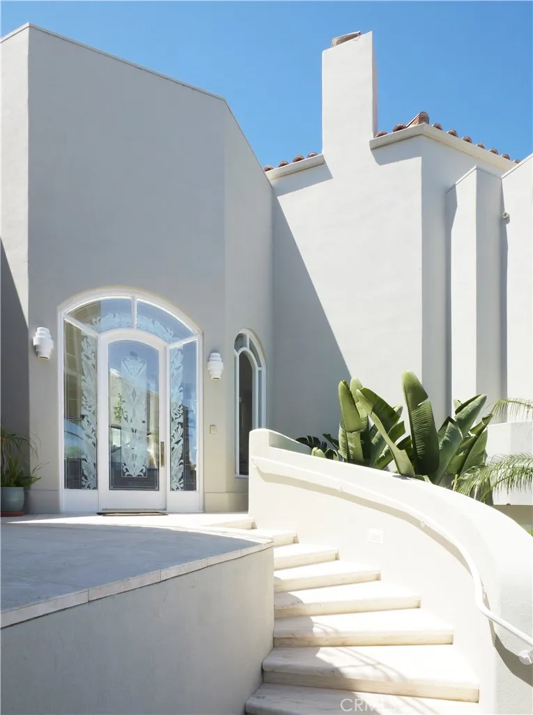 702 via La Cuesta Palos Verdes Estates, CA 90274