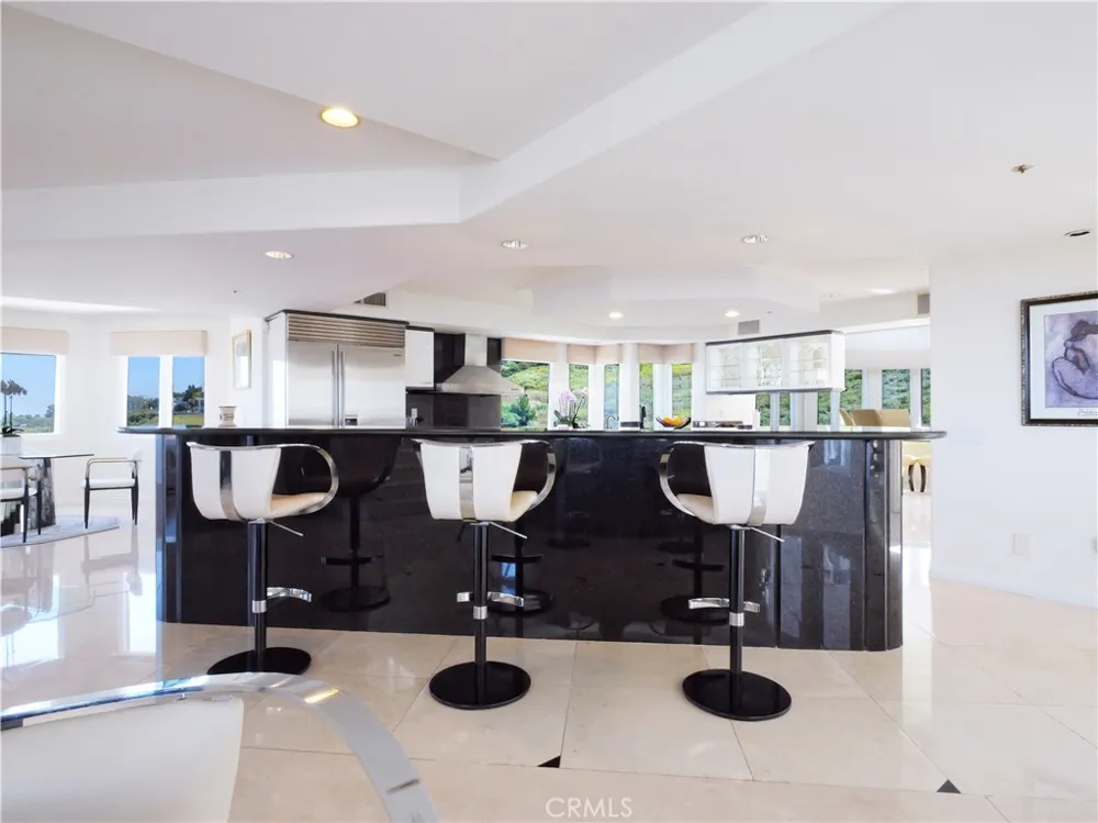 702 via La Cuesta Palos Verdes Estates, CA 90274