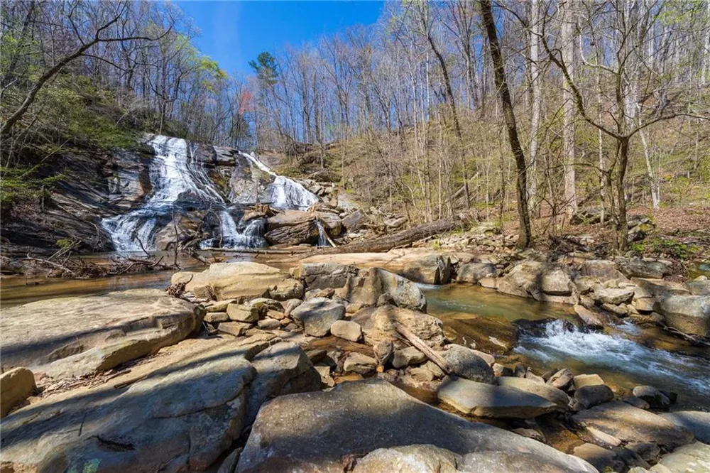 1103 Apple Pie Ridge Road Alto, GA 30510