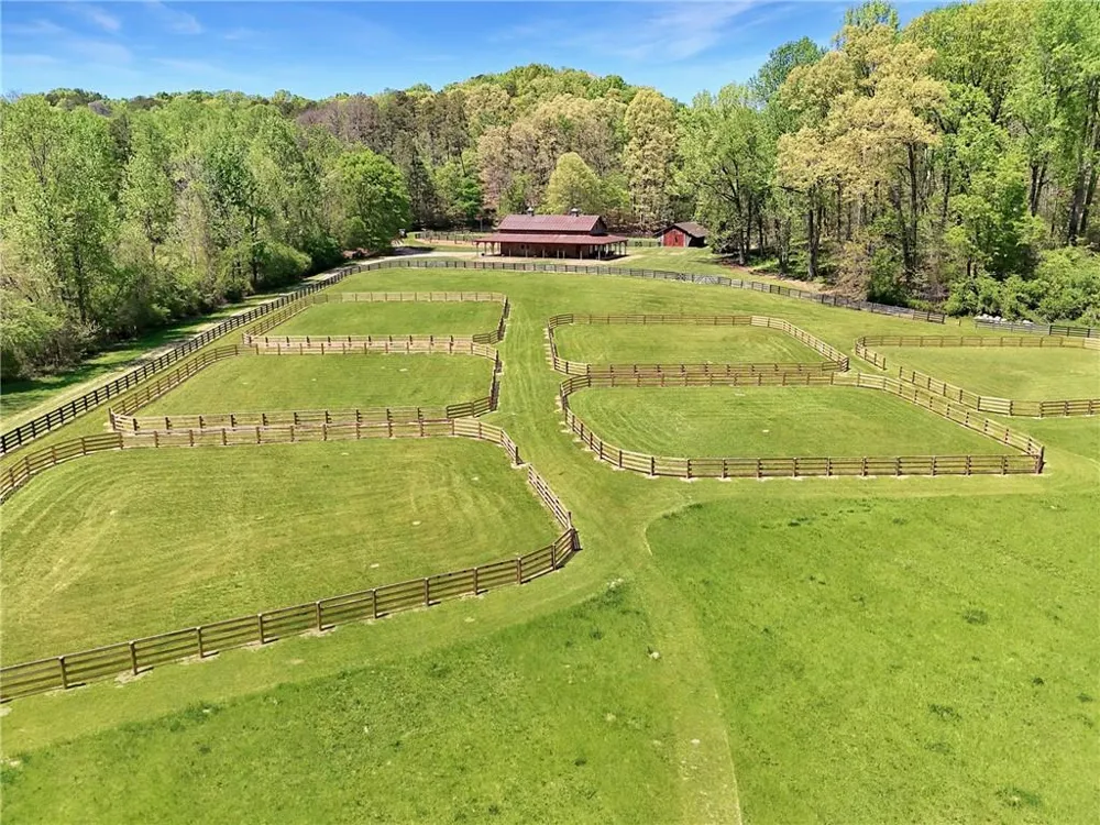 1103 Apple Pie Ridge Road Alto, GA 30510