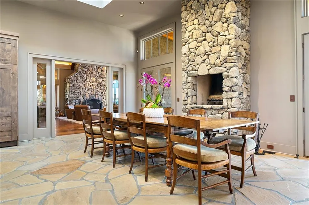 1103 Apple Pie Ridge Road Alto, GA 30510