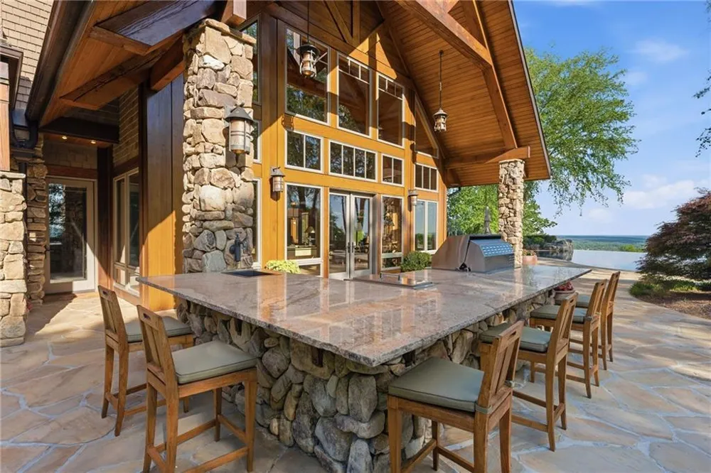1103 Apple Pie Ridge Road Alto, GA 30510