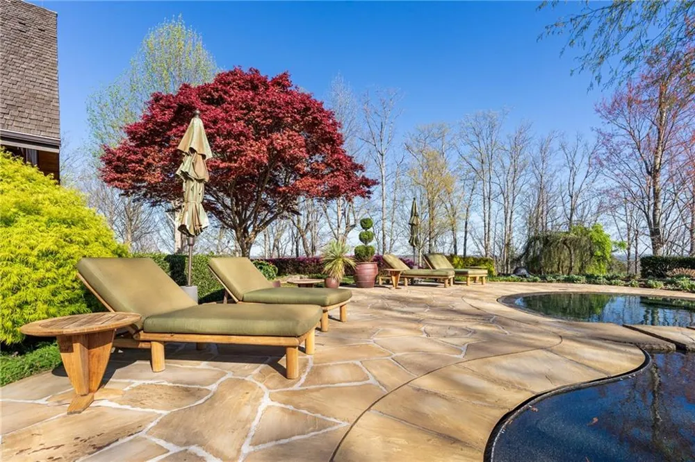 1103 Apple Pie Ridge Road Alto, GA 30510