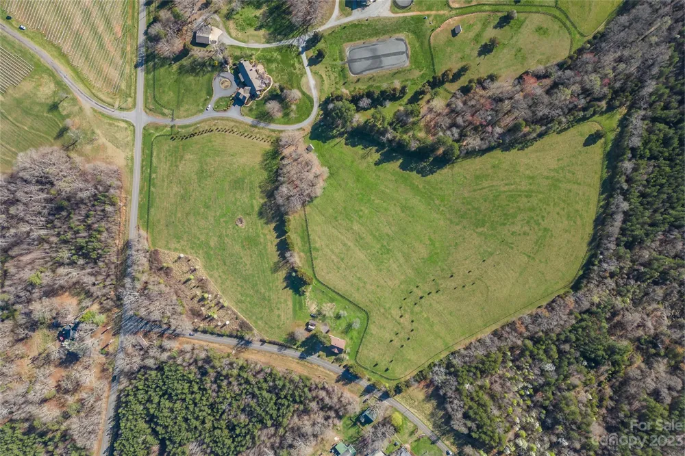 157 Melvin Hill Road Columbus, NC 28722