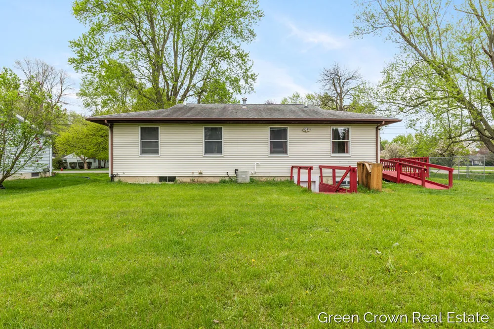 4982 Wilcox Road Holt, MI 48842