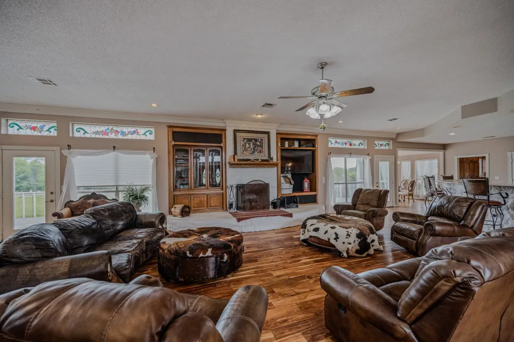 552 Vz County Road 2142 Wills Point, TX 75169