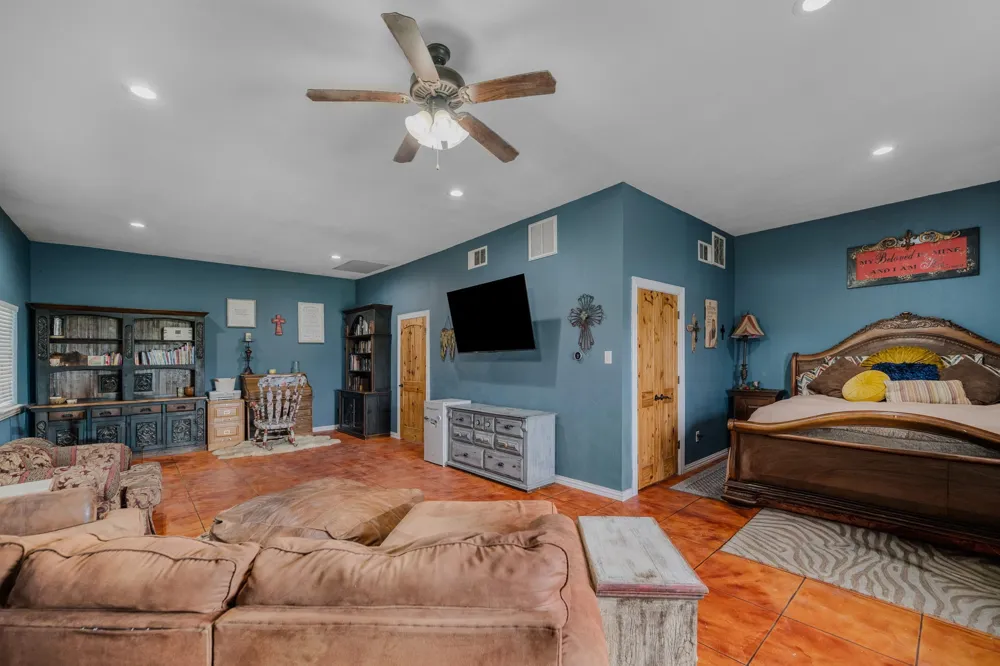 552 Vz County Road 2142 Wills Point, TX 75169